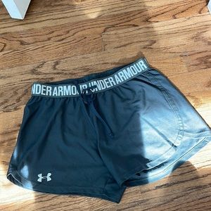 Under armour activewear shorts, S